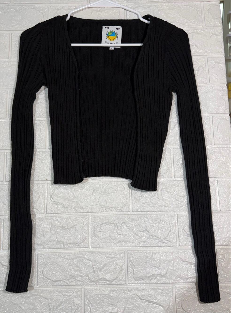 UNIF Women’s Size Small Black Ribbed Knit Cropped Hook-and-Eye Cardigan